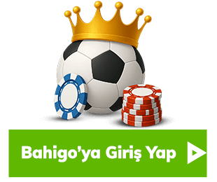 futbol topu üzerinde kral tacı ve yanlarında çipler bulunan bahigo spor bahisleri görseli